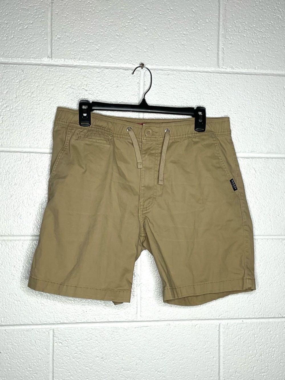 < Men’s Guess Khaki Chino Shorts Size Small >